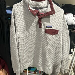 Patagonia Women's Quilted Gray and Maroon Crewneck Sweater
